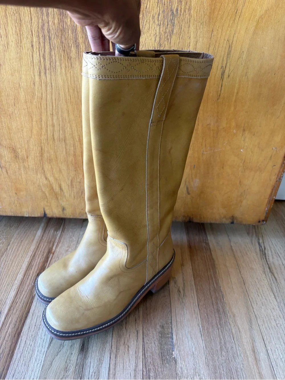 Frye no footwear